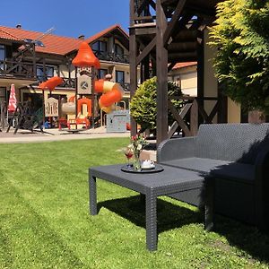 Pokój z łóżkiem king-size
